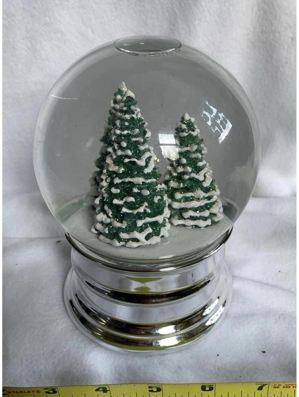 2017 Musical Glitter Snow Globe Christmas Pine Tree Collectable Silver Tone Base